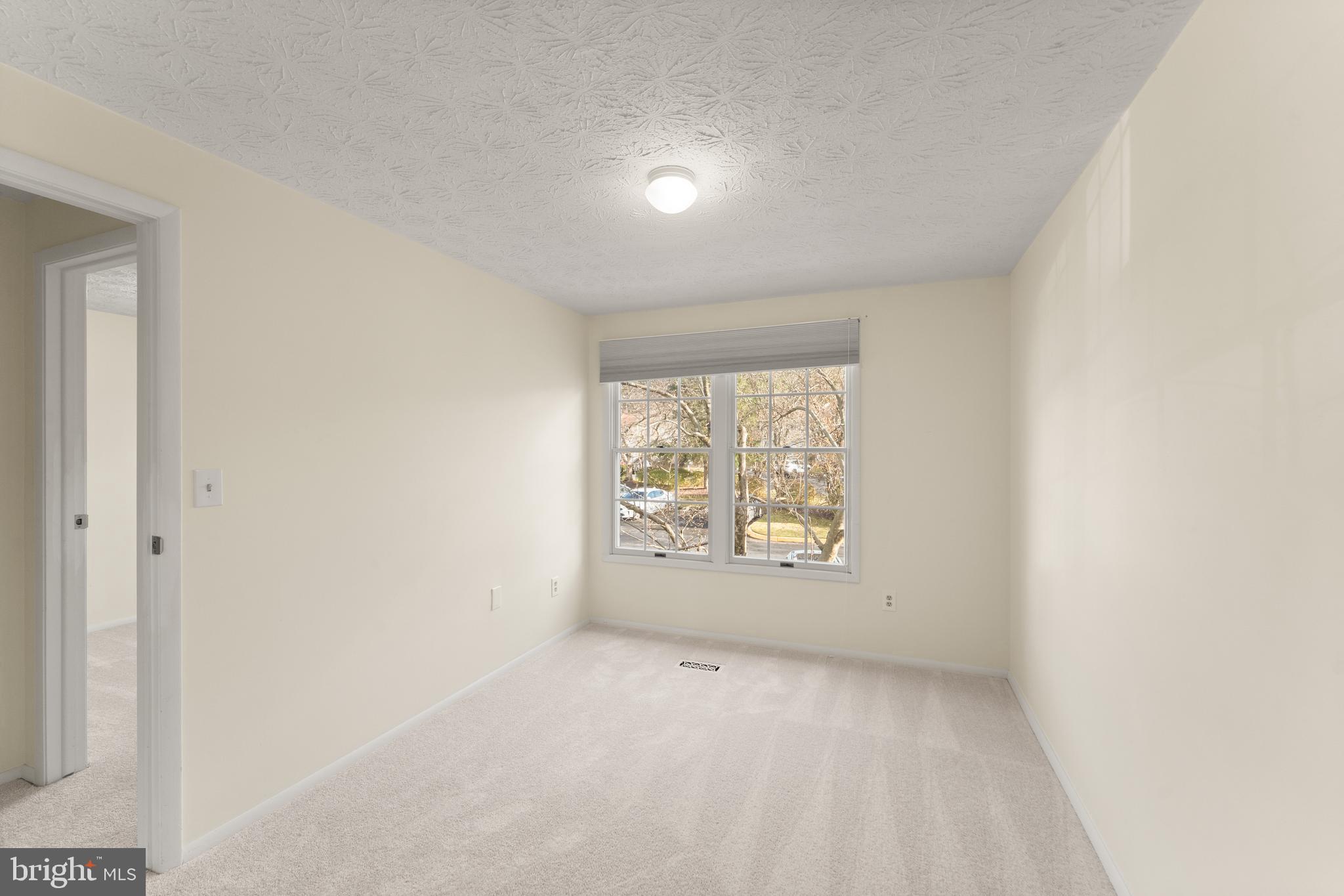 1616 Barnstead Drive Reston, VA 20194 - Photo 33 of 49 an empty room with windows