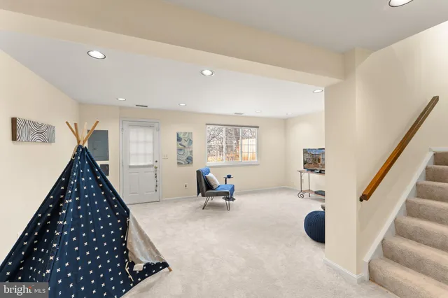 $565,000 | 1616 Barnstead Drive, Reston, VA 20194