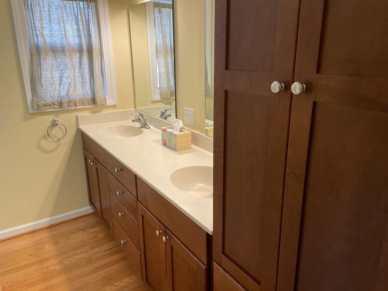 1442 Village Road Charleston, SC 29407 - Photo 18 of 25 Guest Bath 3