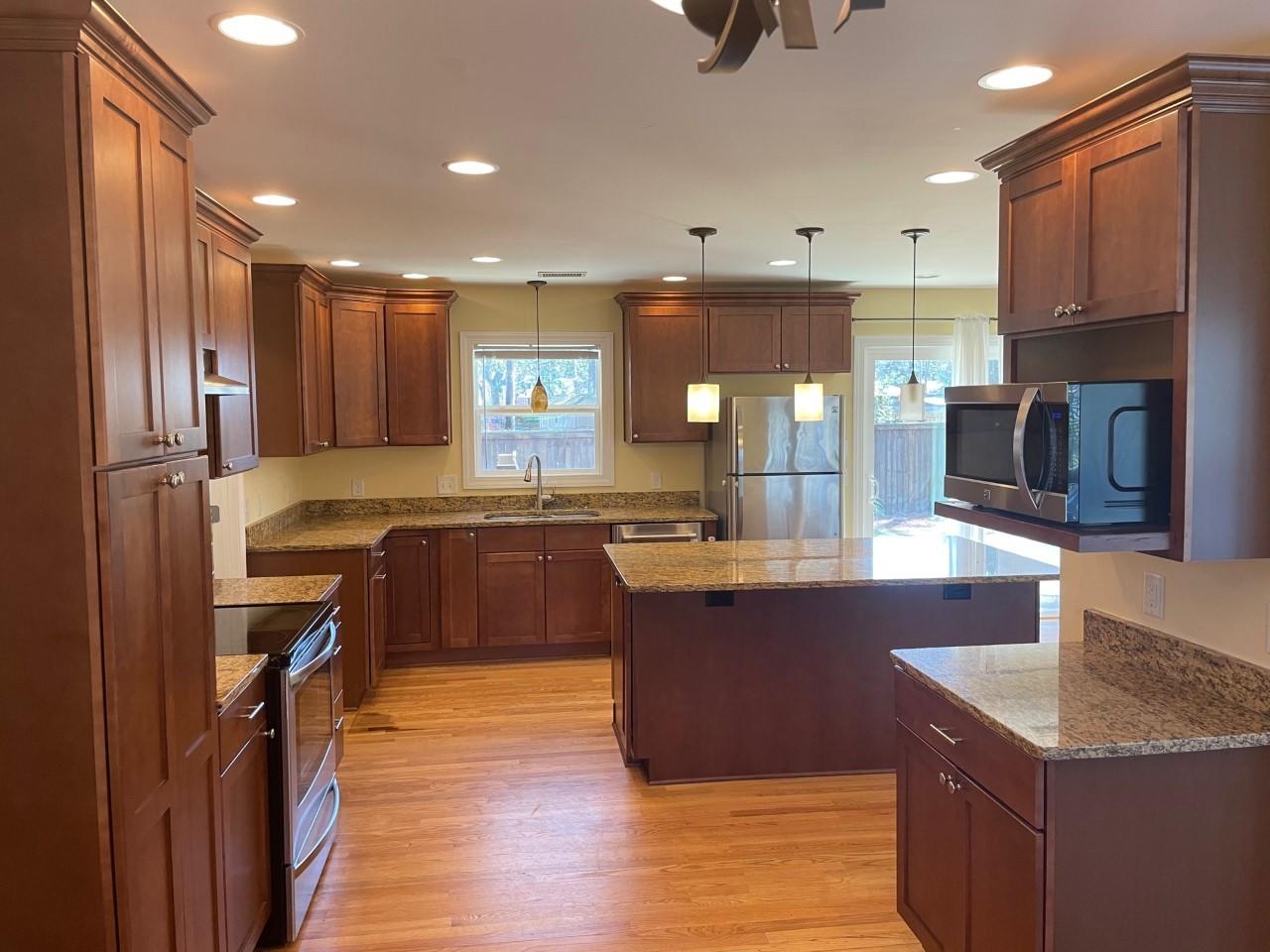 1442 Village Road Charleston, SC 29407 - Photo 5 of 25 Kitchen 5