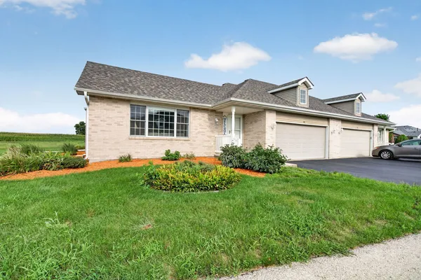 $265,000 | 202 Dusty Trail, Unit 202, Coal City, IL 60416