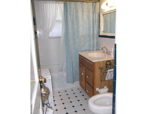 37 Athelstane Road Newton, MA 02459 - Photo 10 of 18