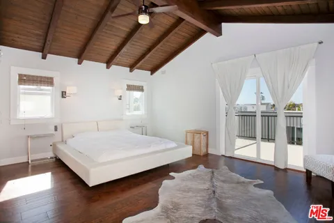 $11,750 | 531 2nd Street, Hermosa Beach, CA 90254