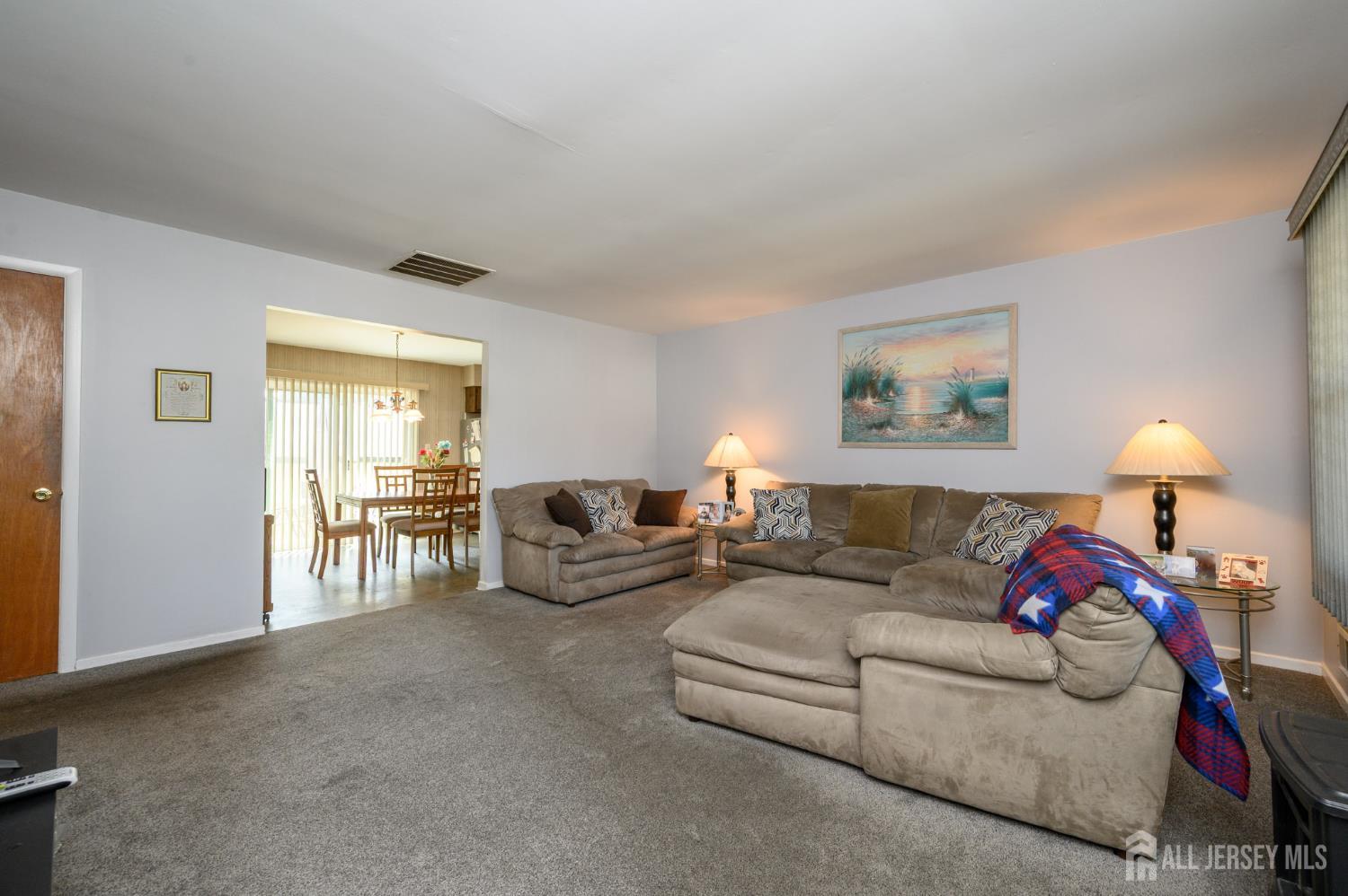 5 Evergreen Place Howell, NJ 07731 - Photo 4 of 31