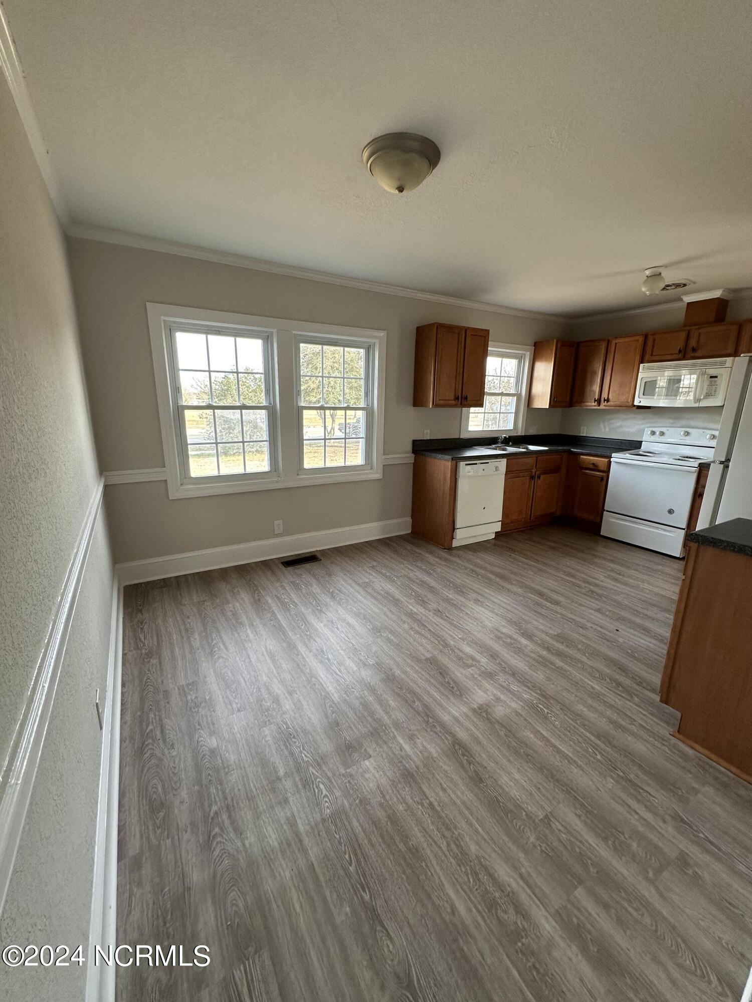 2101 Pendleton Street Greenville, NC 27834 - Photo 6 of 12 7