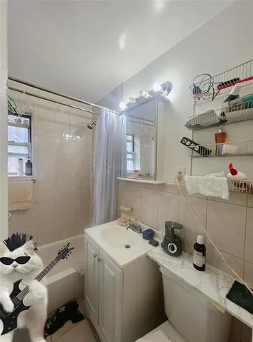 $288,000 | 138-25 68th Drive, Unit 1A | Kew Gardens Hills