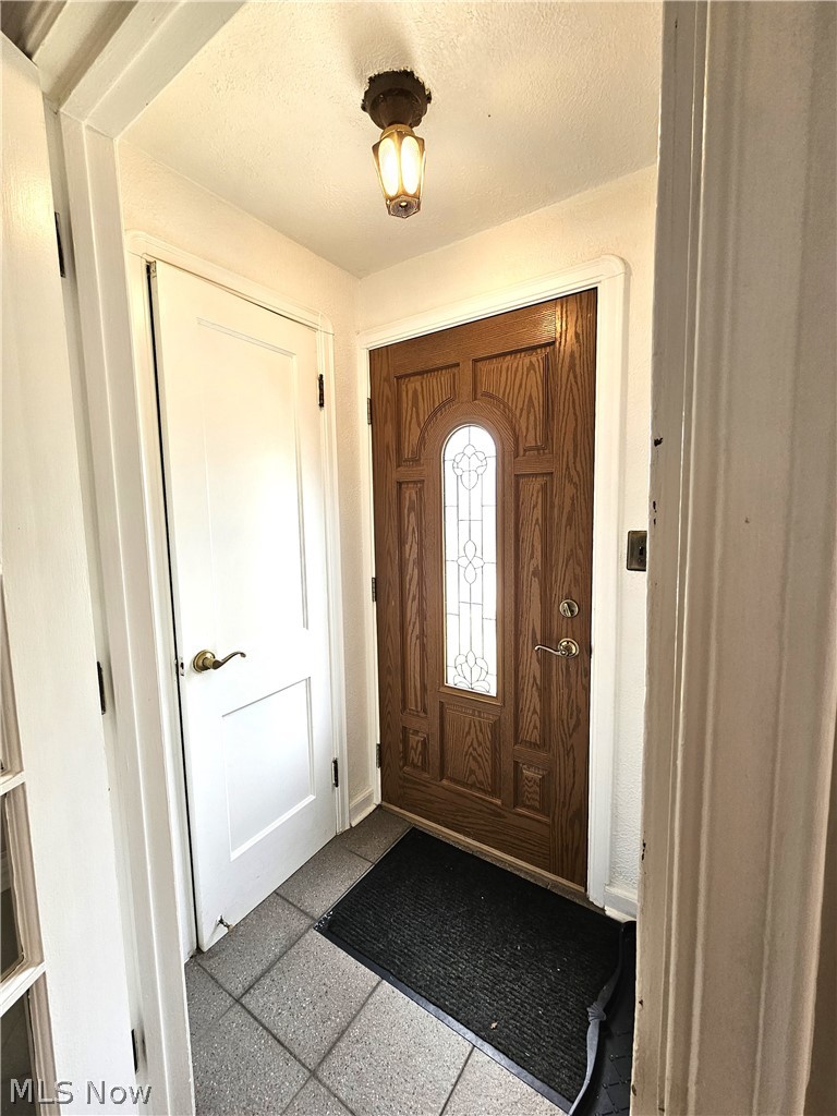 1267 Gordon Road Lyndhurst, OH 44124 - Photo 2 of 31 View of tiled entryway