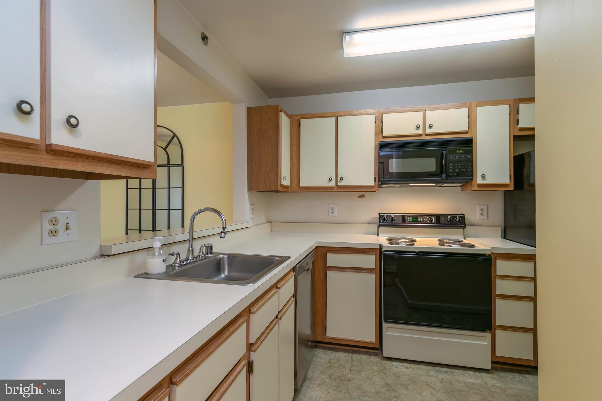 600 Resty Lane, Unit 303 Odenton, MD 21113 - Photo 13 of 27 Kitchen