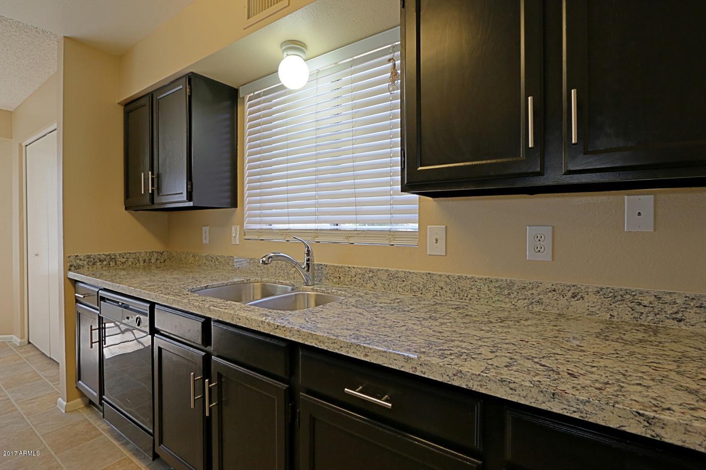 1055 North Recker Road, Unit 1256 Mesa, AZ 85205 - Photo 13 of 36 Kitchen 5