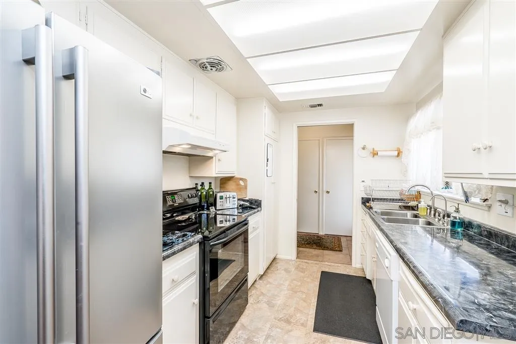 12149 Callado Road San Diego, CA 92128 - Photo 3 of 19 Gallery Image 3