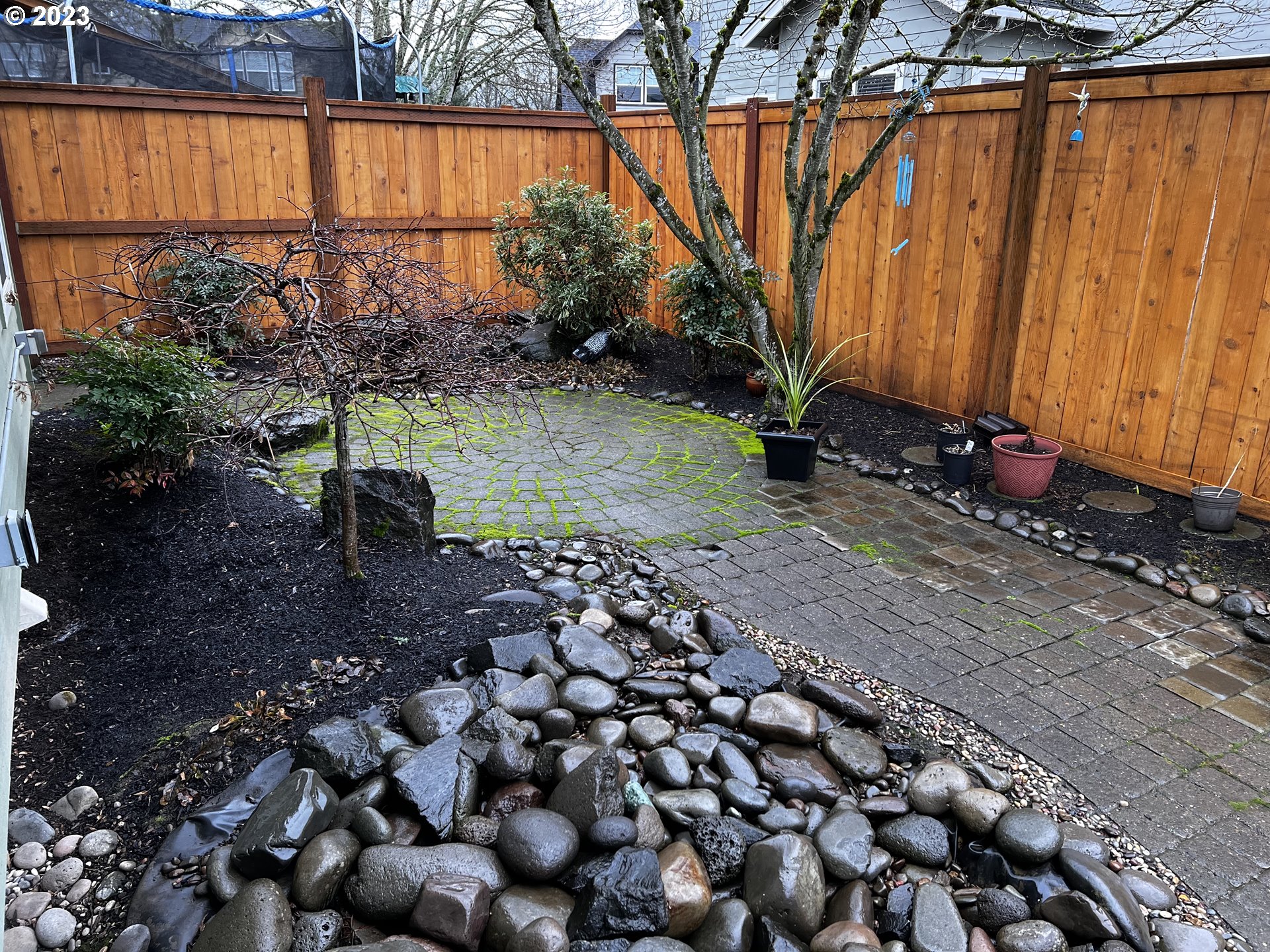 947 67th Place Springfield, OR 97478 - Photo 29 of 32 a view of a backyard of the house