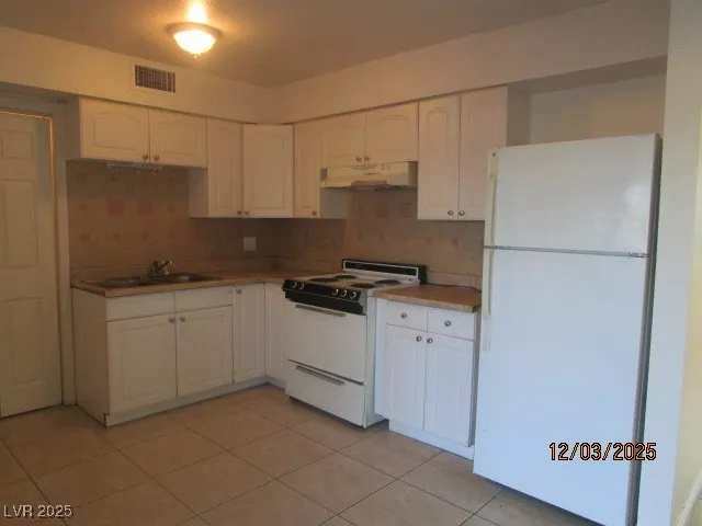 $1,695 | 6216 Bannock Way, Las Vegas, NV 89107