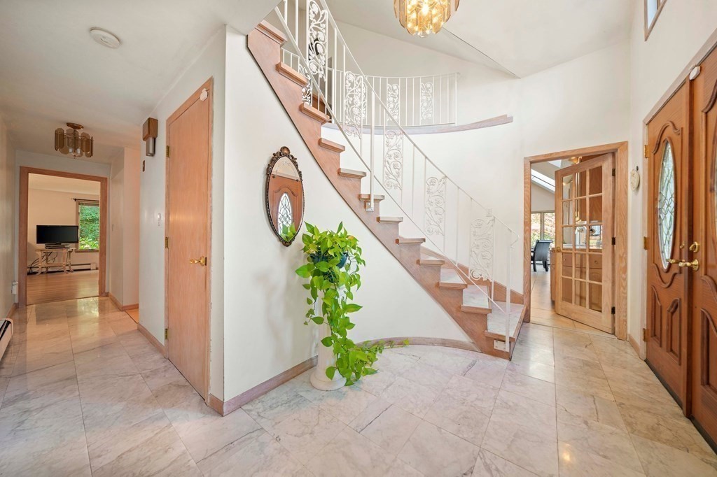 33 Gallinelli Road Marshfield, MA 02050 - Photo 4 of 42 Gallery Image 4