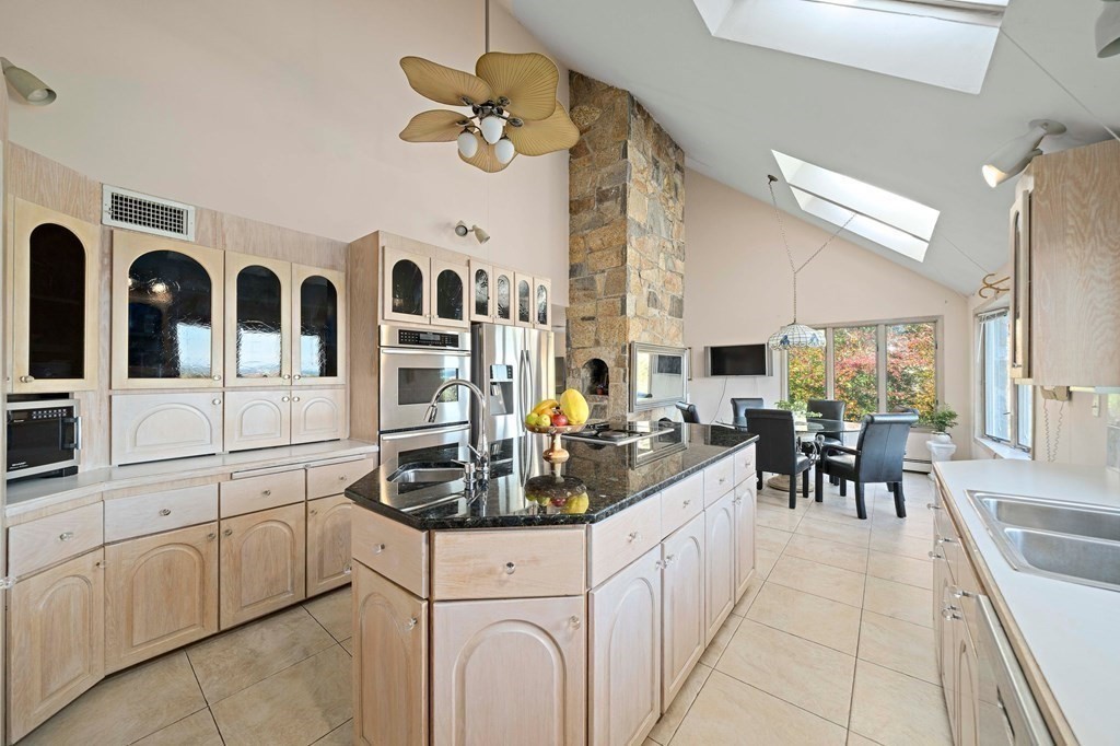 33 Gallinelli Road Marshfield, MA 02050 - Photo 8 of 42 Gallery Image 8