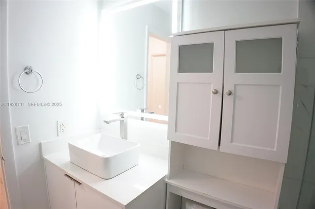 $3,999 | 5141 Northwest 101st Place, Doral, FL 33178