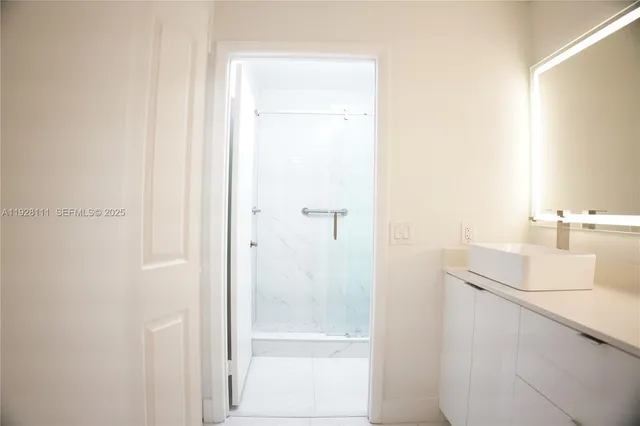 $3,999 | 5141 Northwest 101st Place, Doral, FL 33178