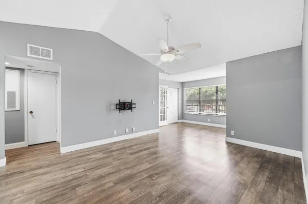 $2,000 | 2900 South University Drive, Unit 9204, Davie, FL 33328