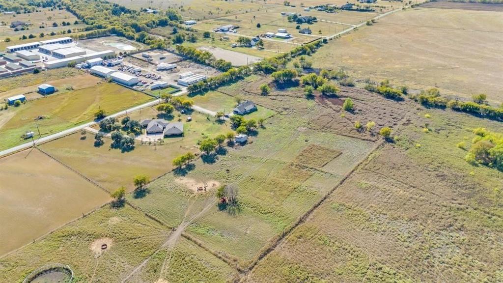 2072 Marshall Road Waxahachie, TX 75167 - Photo 11 of 14 a view of an ocean