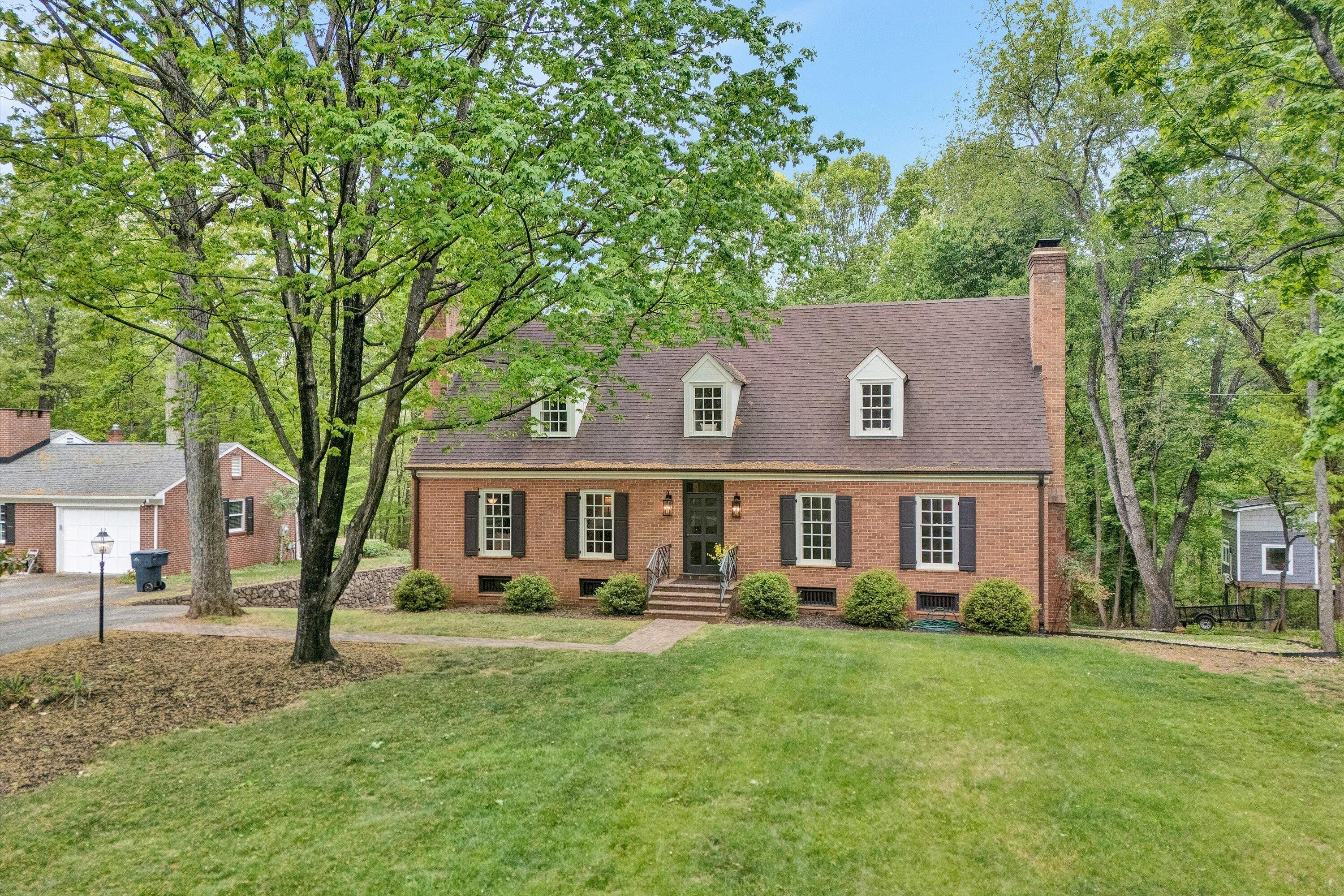 3925 Winding Way Road Southwest Roanoke, VA 24015 - Photo 4 of 56 04-DJI_20260420114226_0001