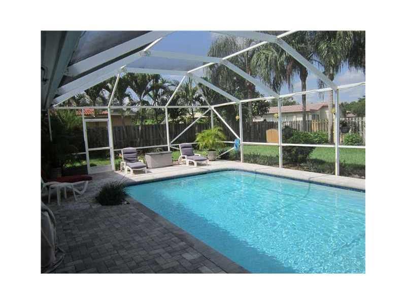 1101 Southwest 70th Terrace Plantation, FL 33317 - Photo 3 of 9 Pool