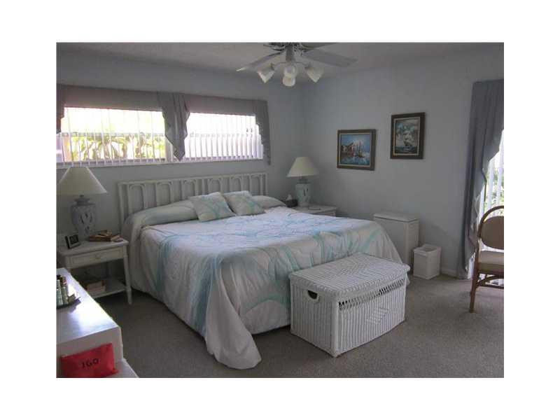 1101 Southwest 70th Terrace Plantation, FL 33317 - Photo 8 of 9 Master Bedroom