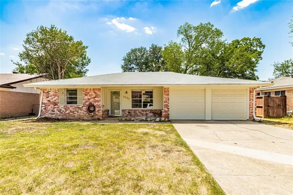 $2,100 | 1021 Patricia Street, Irving, TX 75060