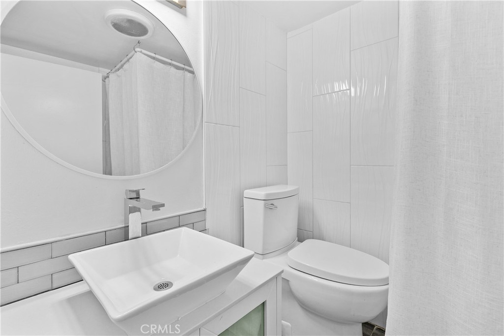 1408 Everton Place Riverside, CA 92507 - Photo 29 of 45 Downstairs bathroom