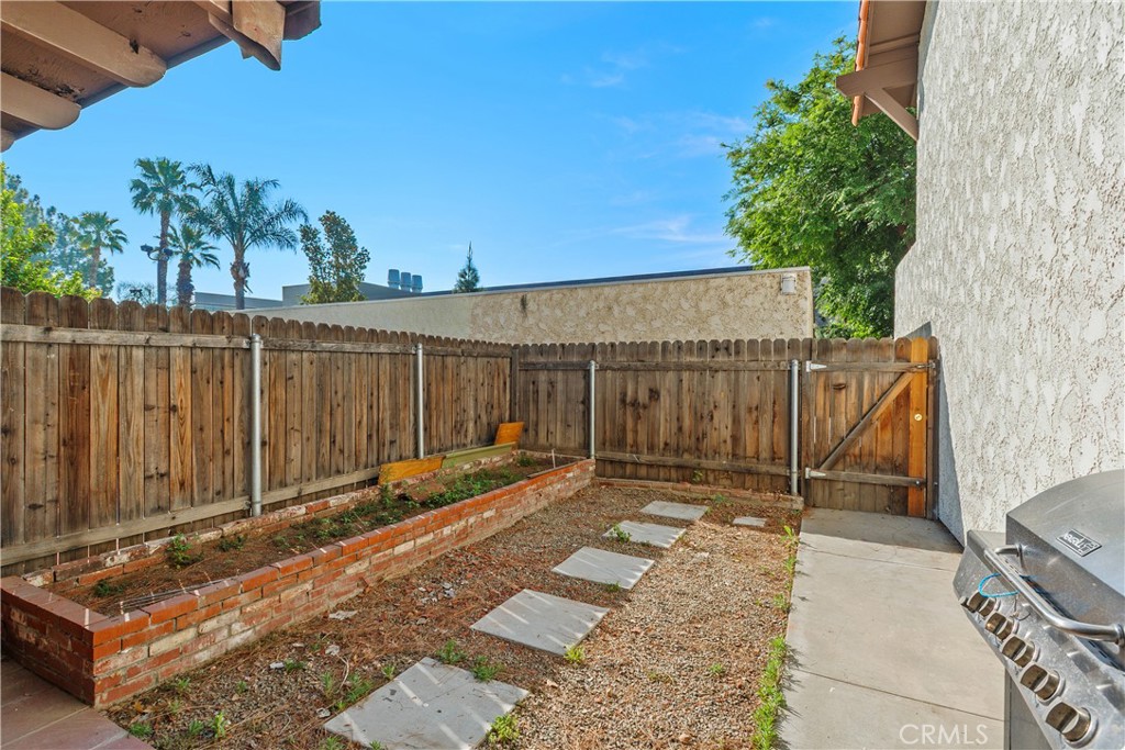 1408 Everton Place Riverside, CA 92507 - Photo 36 of 45 Private backyard