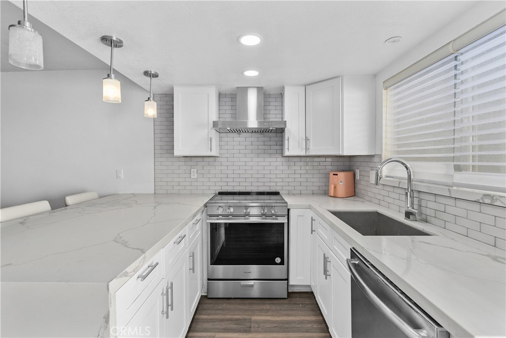 1408 Everton Place Riverside, CA 92507 - Photo 8 of 45 Kitchen