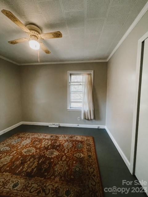 1532 Center Road Chester, SC 29706 - Photo 28 of 40 en empty room with window