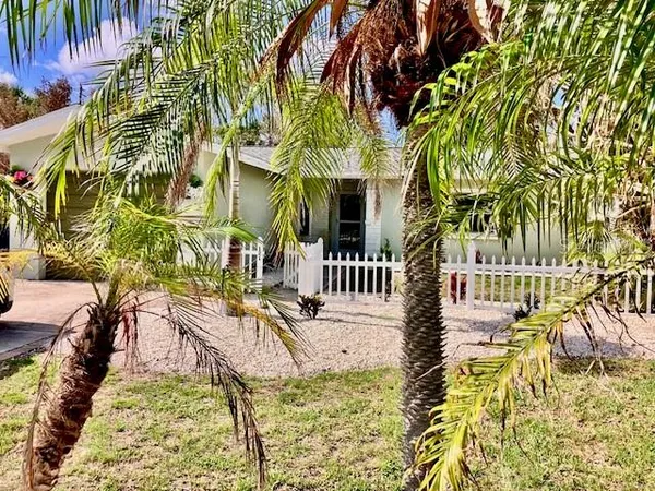 $3,150 | 121 14th Avenue North, Indian Rocks Beach, FL 33785
