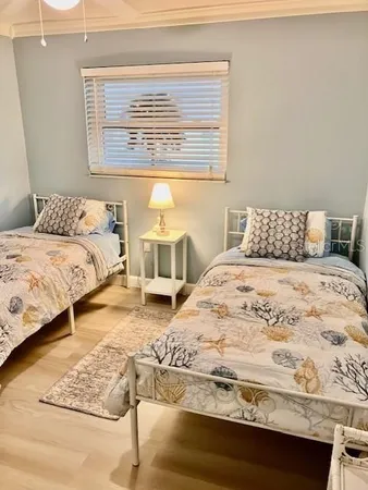 $3,150 | 121 14th Avenue North, Indian Rocks Beach, FL 33785