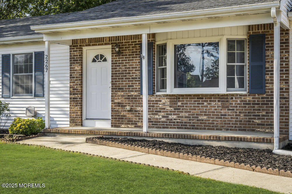 2267 Midway Avenue Toms River, NJ 08757 - Photo 4 of 51 008_dsc04415-1_105