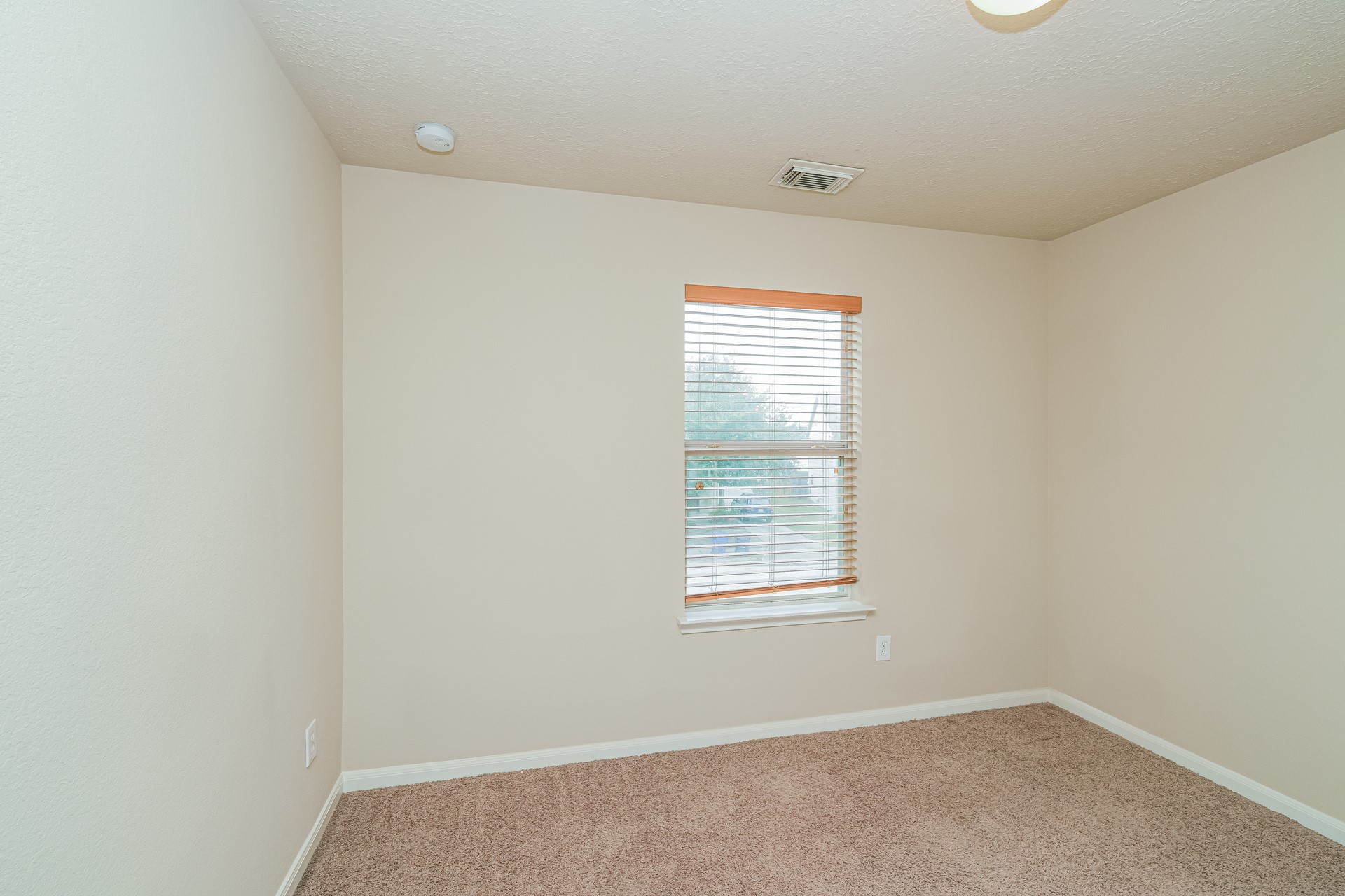 29310 Hickory Terrace Drive Spring, TX 77386 - Photo 15 of 18 an empty room with windows