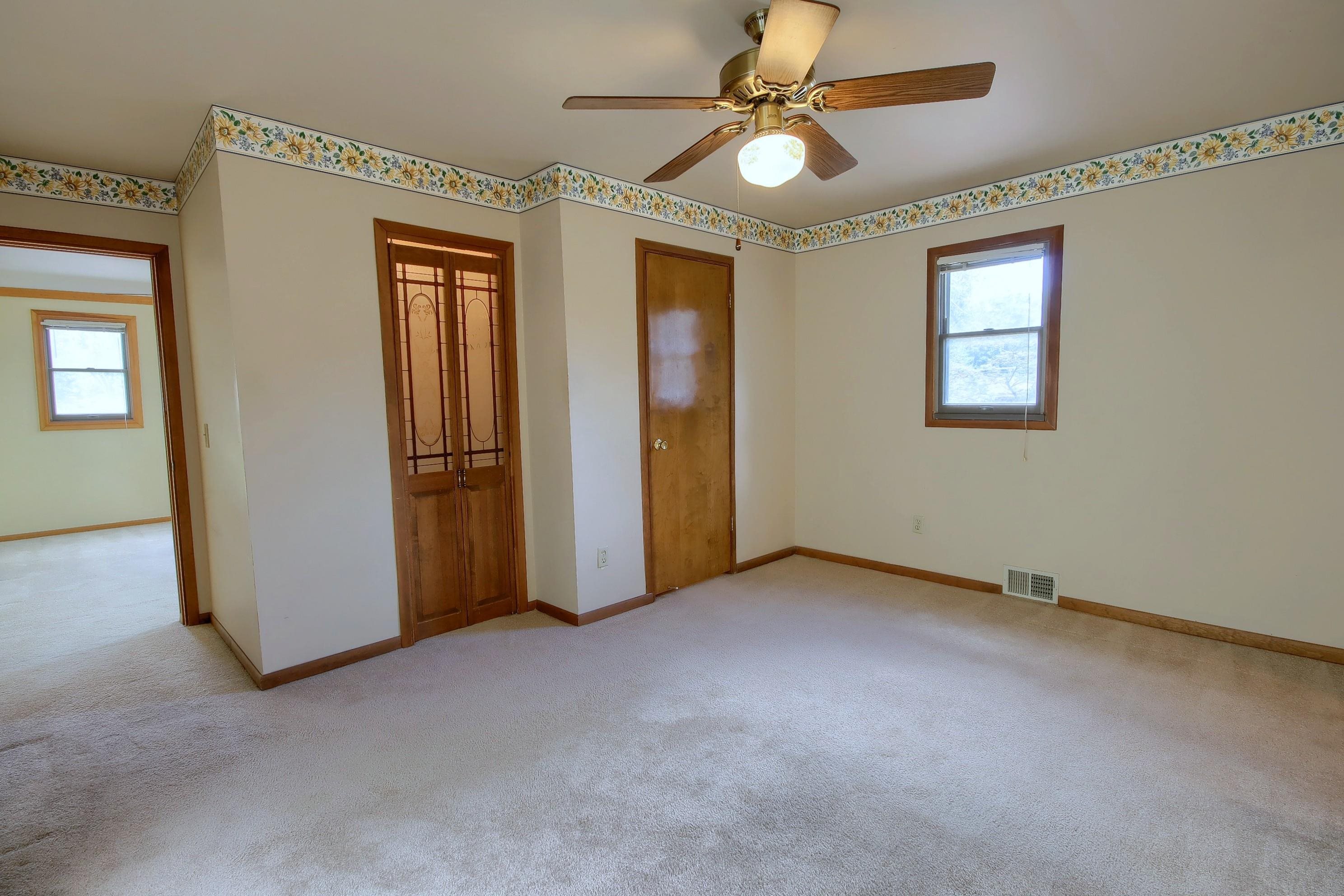 37567 Radde Street Clinton Township, MI 48036 - Photo 18 of 32 50084843-17.JPG