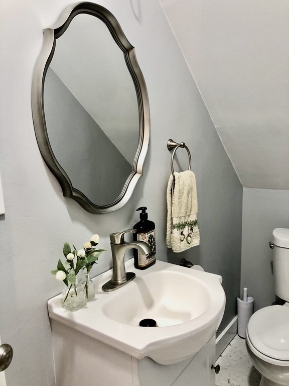 34 Rivulet Street Uxbridge, MA 01569 - Photo 14 of 38 Gallery Image 14