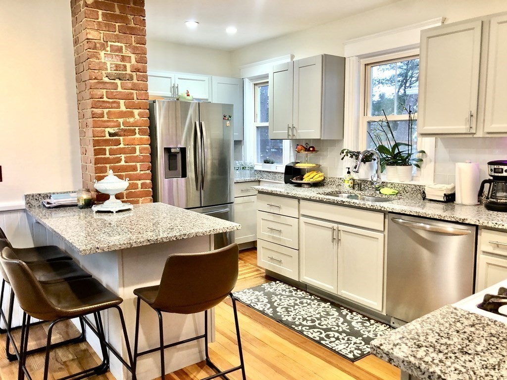 34 Rivulet Street Uxbridge, MA 01569 - Photo 5 of 38 Gallery Image 5