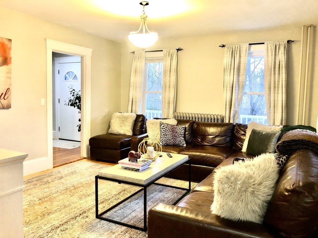 34 Rivulet Street Uxbridge, MA 01569 - Photo 8 of 38 Gallery Image 8