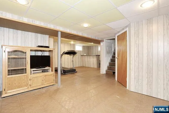 $525,900 | 22-09 Arcadia Road, Fair Lawn, NJ 07410