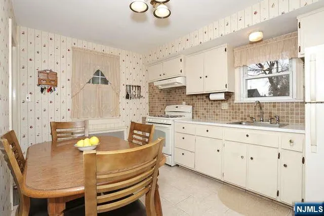 $525,900 | 22-09 Arcadia Road, Fair Lawn, NJ 07410