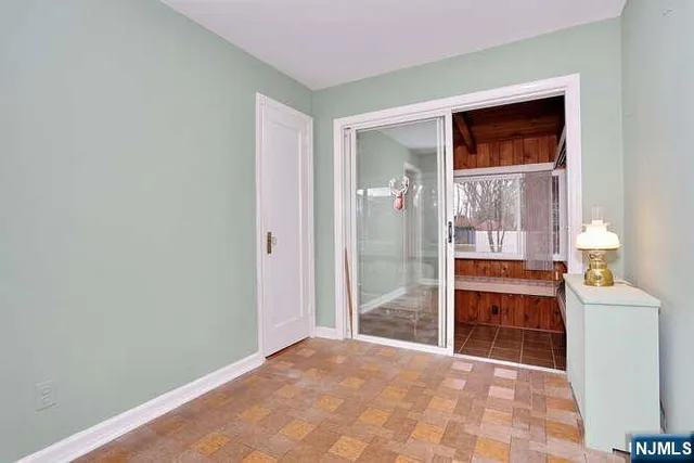 $525,900 | 22-09 Arcadia Road, Fair Lawn, NJ 07410