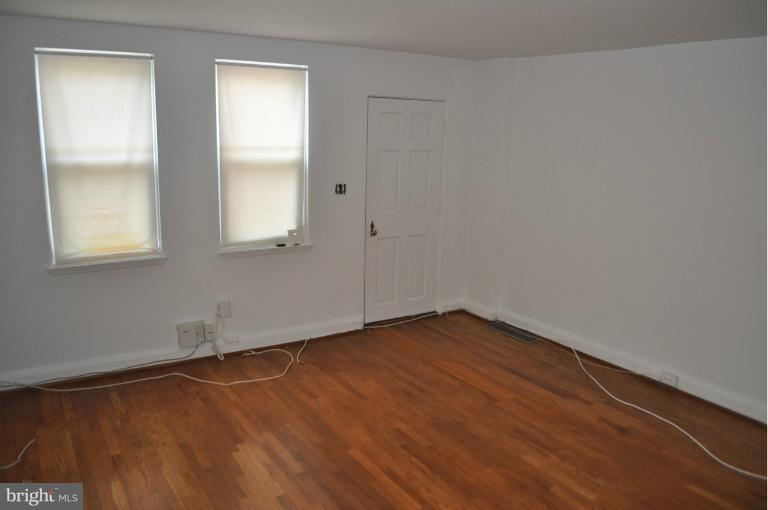 1654 Mussula Road Towson, MD 21286 - Photo 3 of 22 Living Room