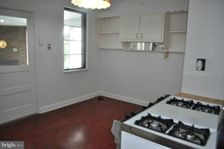 1654 Mussula Road Towson, MD 21286 - Photo 10 of 22 Kitchen