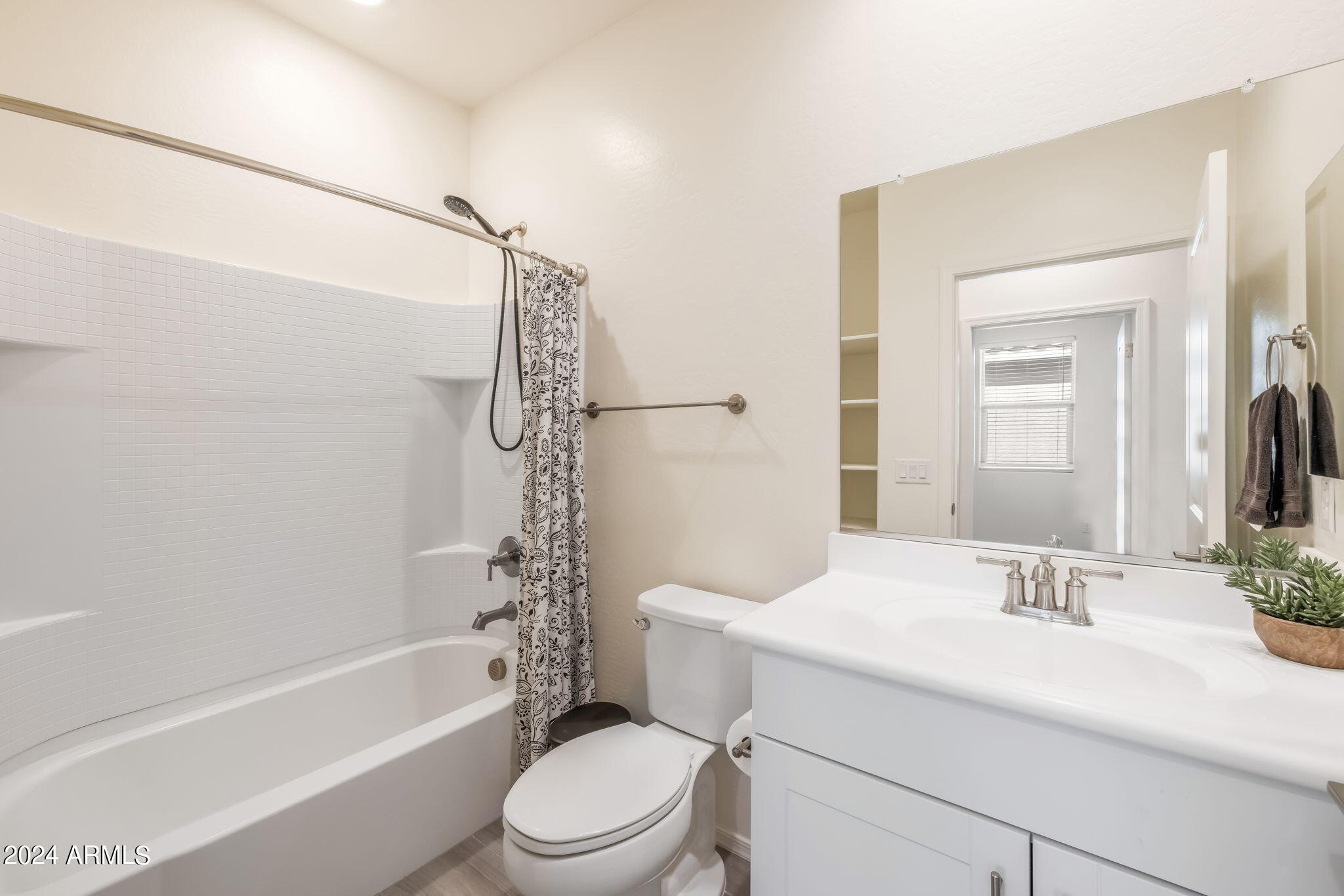 20810 North Gardenia Road Maricopa, AZ 85138 - Photo 22 of 42 Hall bath with extra storage space