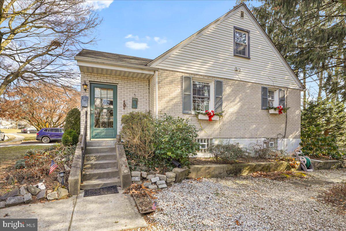 365 Garden Road Springfield, PA 19064 - Photo 2 of 26