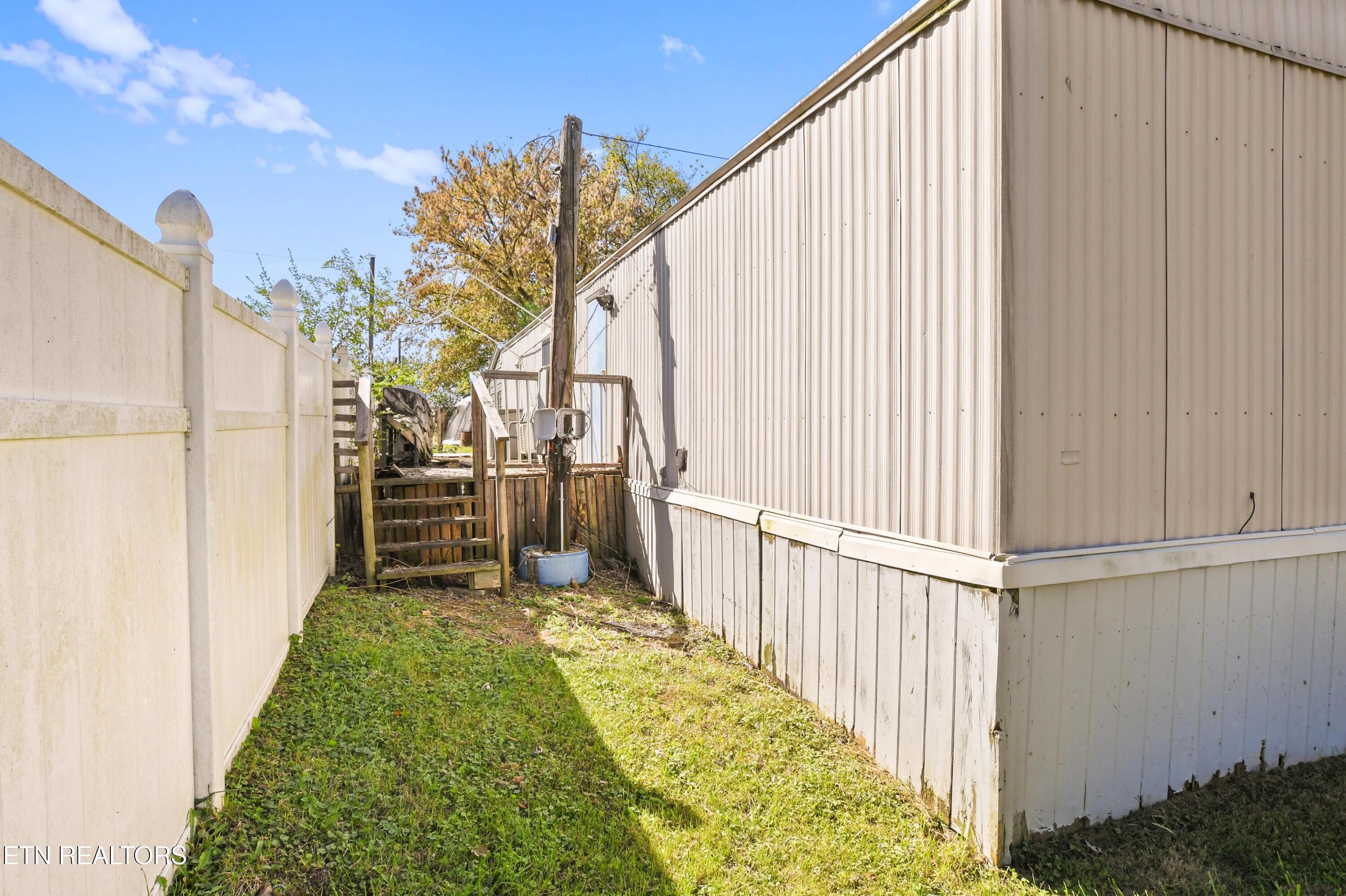 128 Davis Road La Follette, TN 37766 - Photo 13 of 51 DSC_2053
