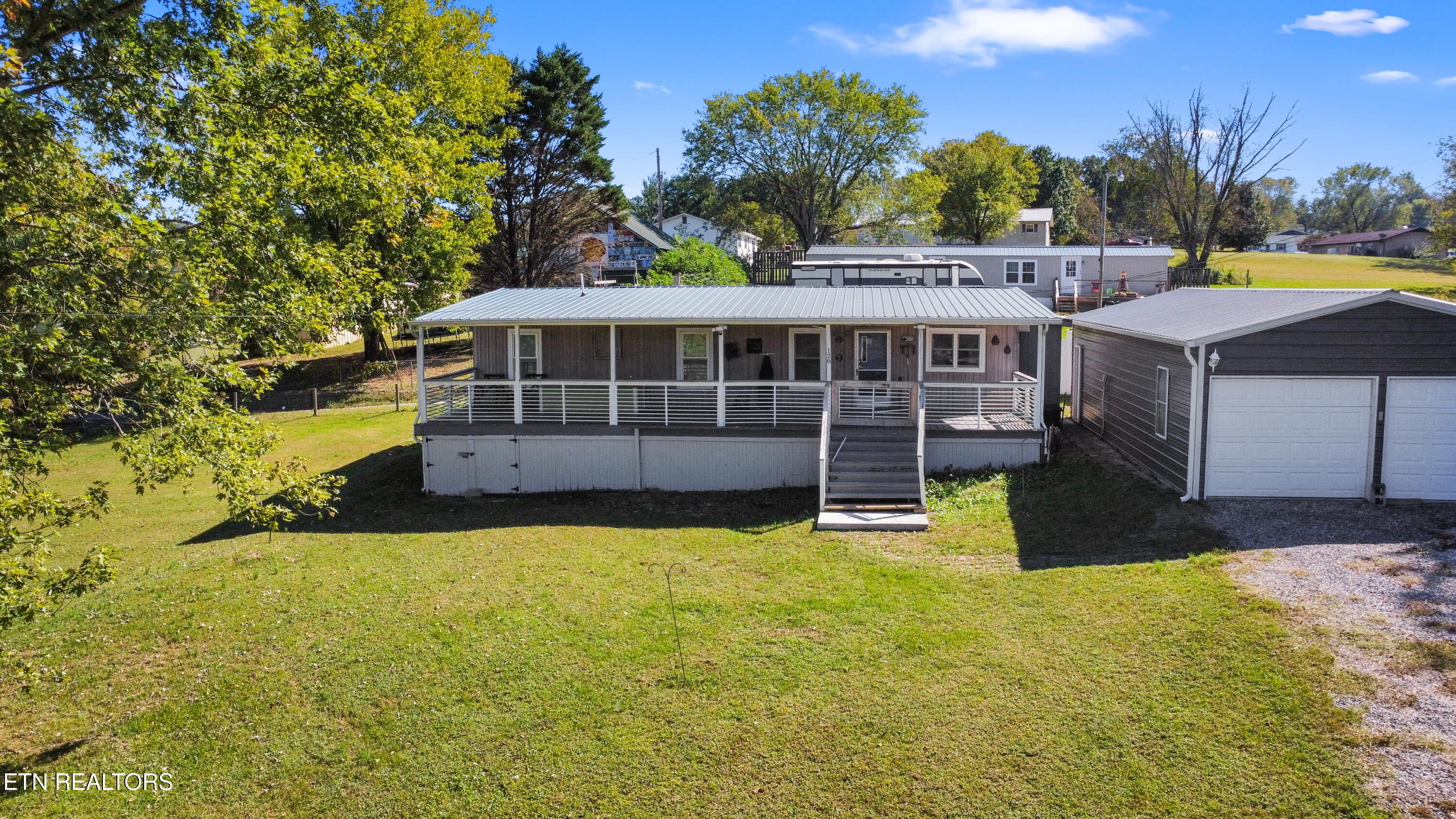 128 Davis Road La Follette, TN 37766 - Photo 17 of 51 dji_fly_20241008_145810_444_172841391525