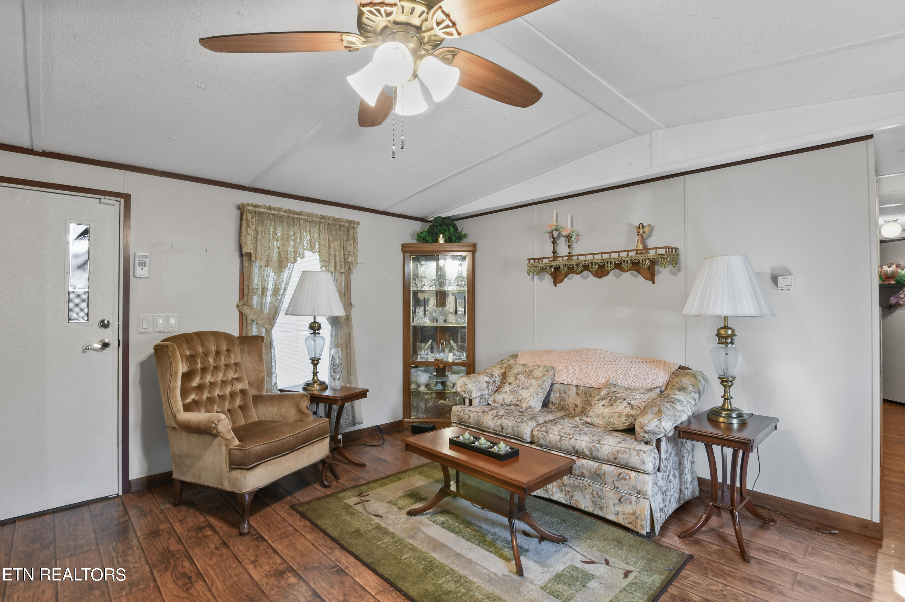 128 Davis Road La Follette, TN 37766 - Photo 20 of 51 Living Rm