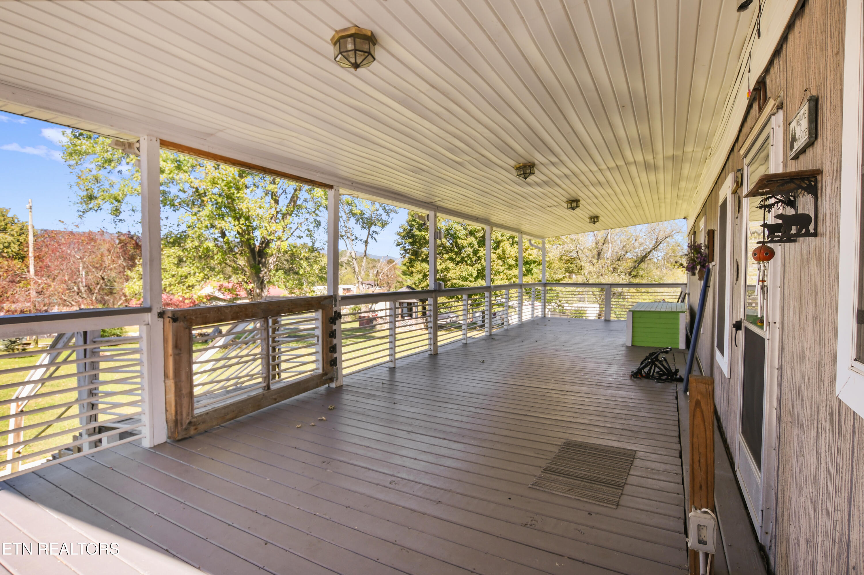 128 Davis Road La Follette, TN 37766 - Photo 3 of 51 DSC_2065