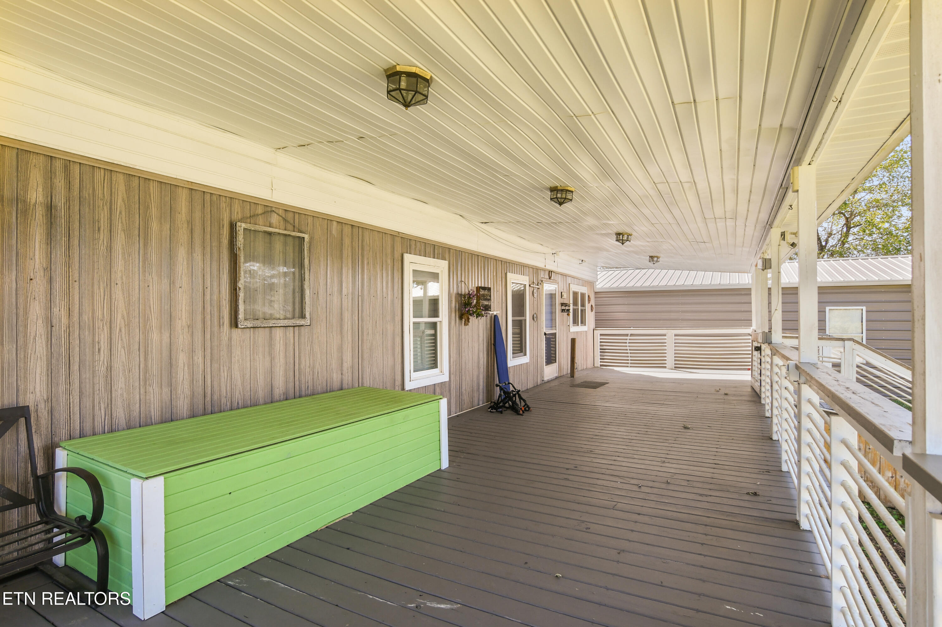 128 Davis Road La Follette, TN 37766 - Photo 4 of 51 DSC_2066